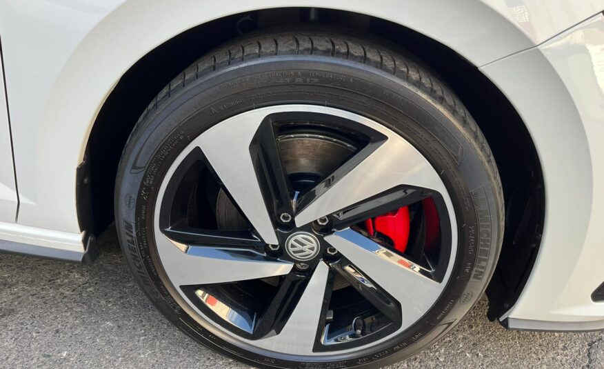 VOLSKWAGEN POLO GTI