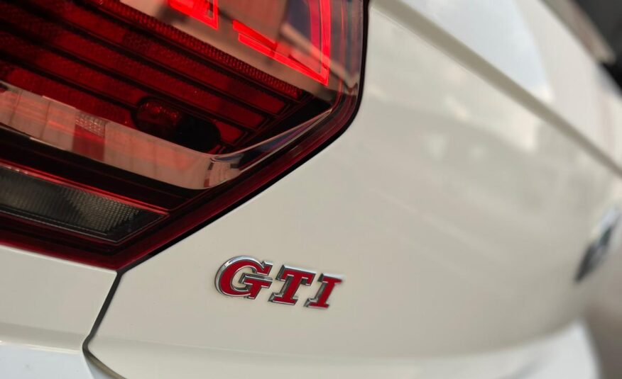 VOLSKWAGEN POLO GTI