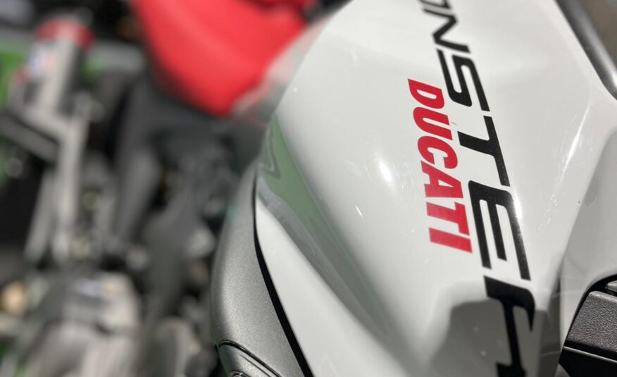 DUCATI MONSTER+ 937
