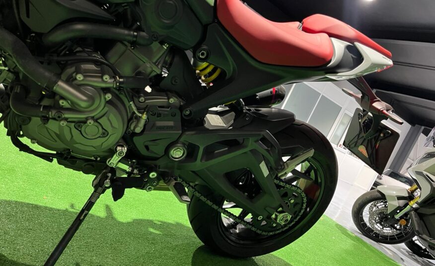 DUCATI MONSTER+ 937
