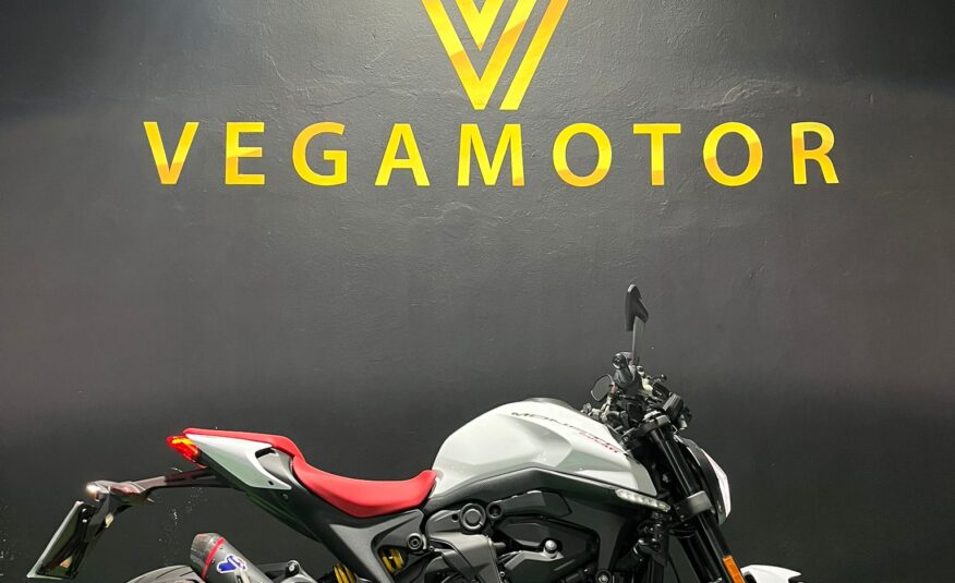 DUCATI MONSTER+ 937