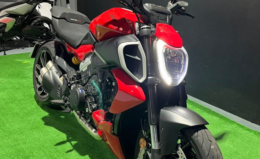 DUCATI DIAVEL V4