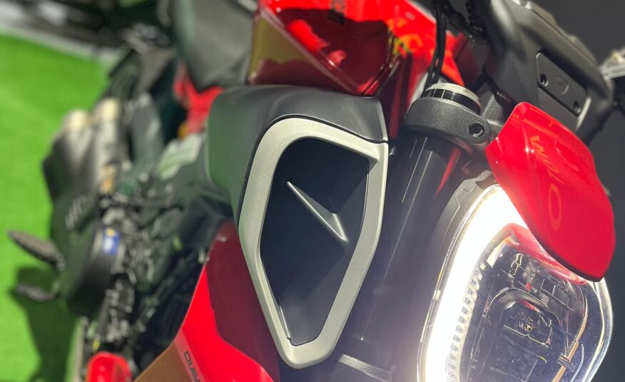 DUCATI DIAVEL V4