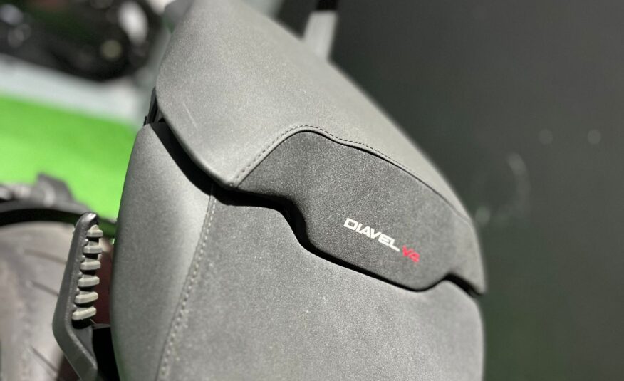 DUCATI DIAVEL V4