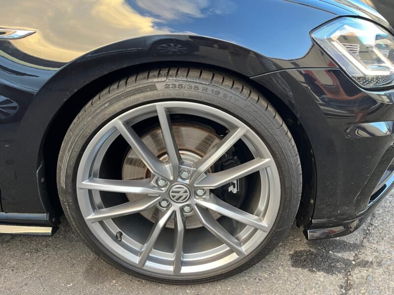 VOLSKWAGEN GOLF R 4×4