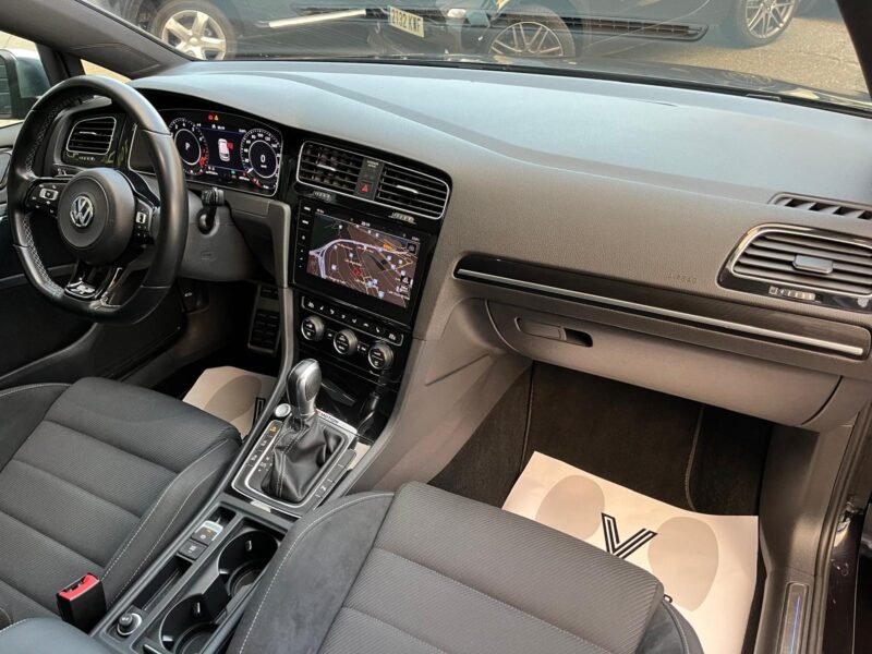 VOLSKWAGEN GOLF R 4×4