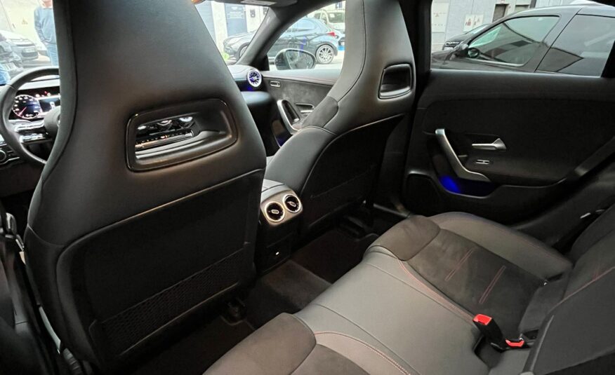 MERCEDES-BENZ CLA 200 AMG