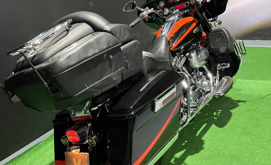 HARLEY DAVIDSON CVO Electra Glide Ultra Classic LIMITED
