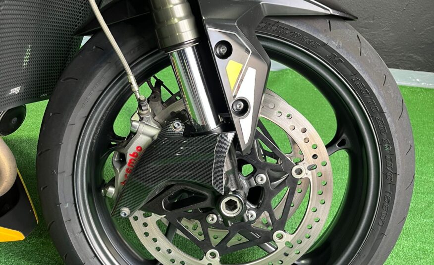 TRIUMPH STREET TRIPLE 765 RS