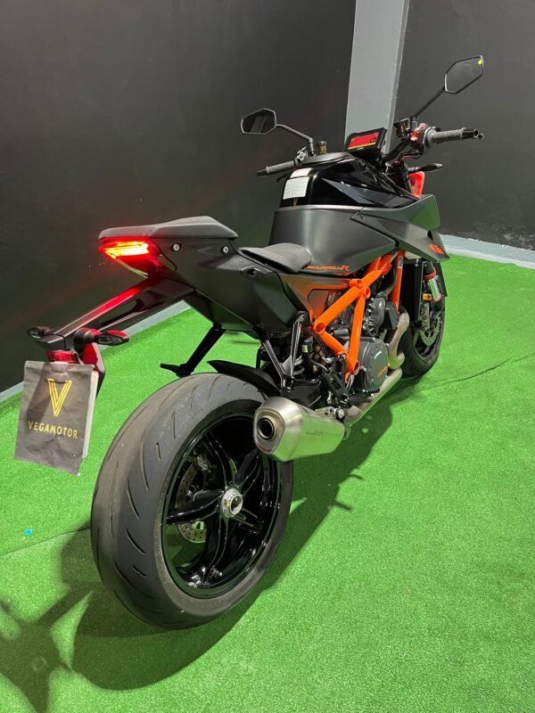 KTM 1290 SUPER DUKE R