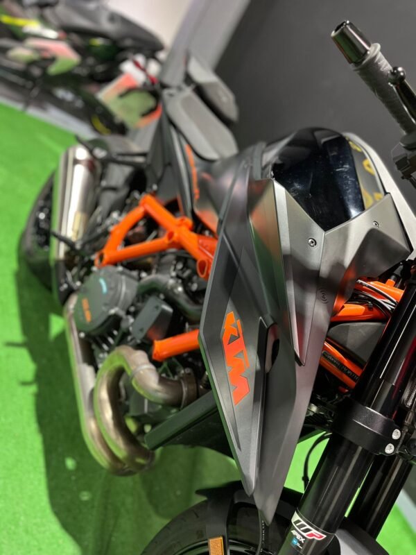 KTM 1290 SUPER DUKE R