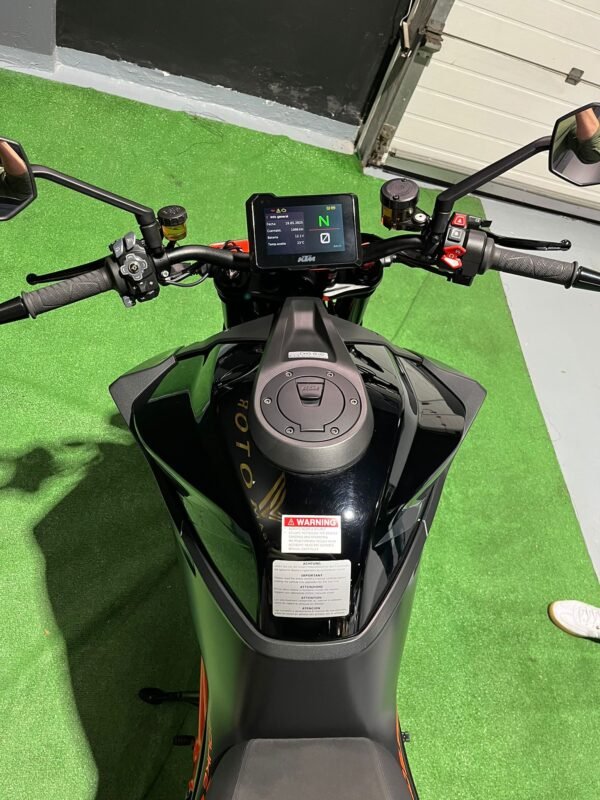 KTM 1290 SUPER DUKE R