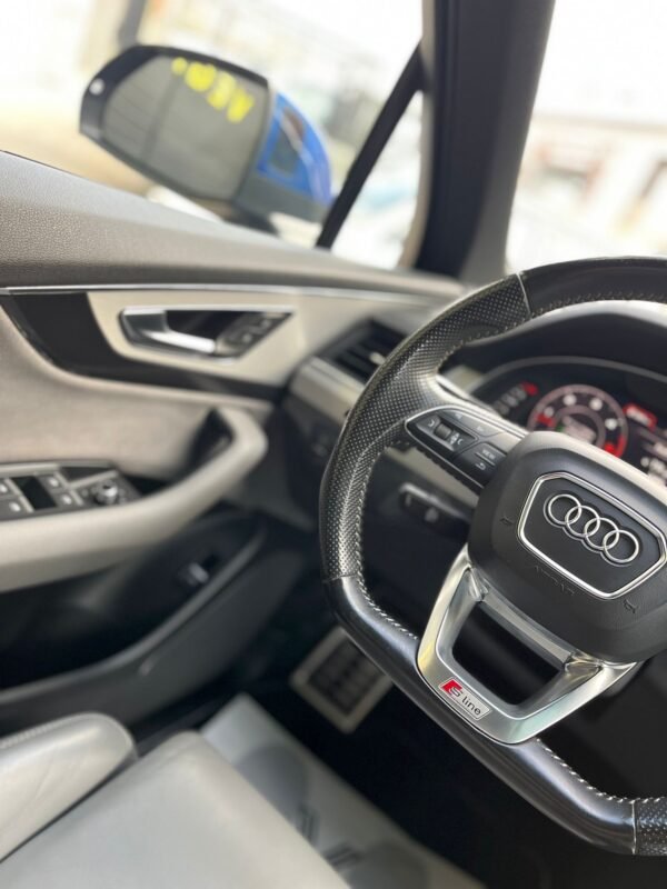 AUDI Q7 S LINE QUATTRO