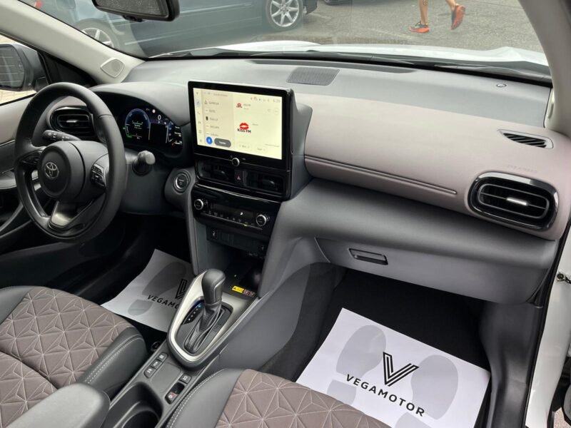 TOYOTA YARIS CROSS STYLE