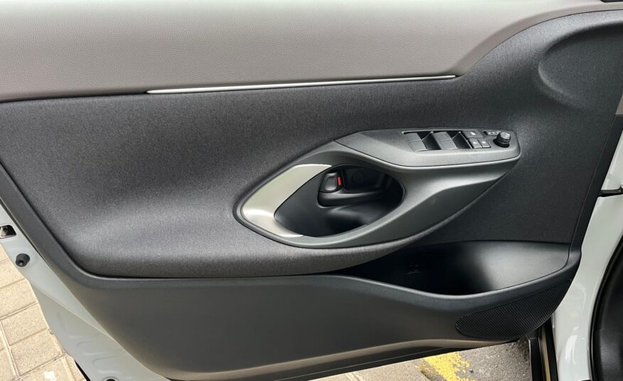 TOYOTA YARIS CROSS STYLE