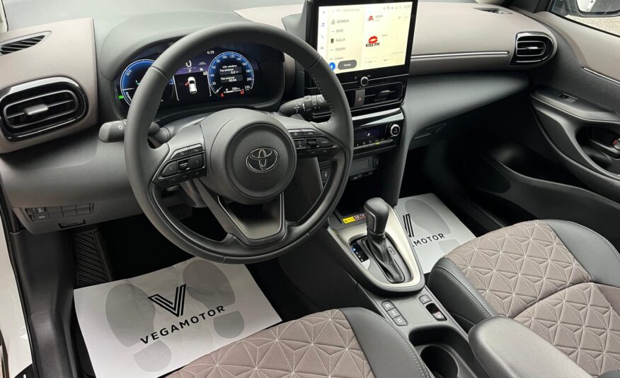 TOYOTA YARIS CROSS STYLE