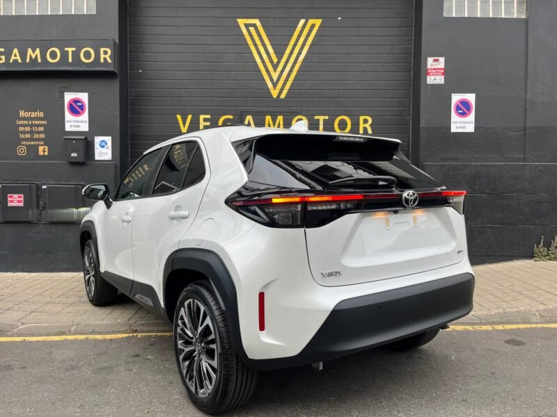 TOYOTA YARIS CROSS STYLE