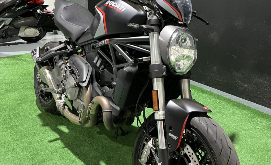 DUCATI MONSTER 821 CARNET A2