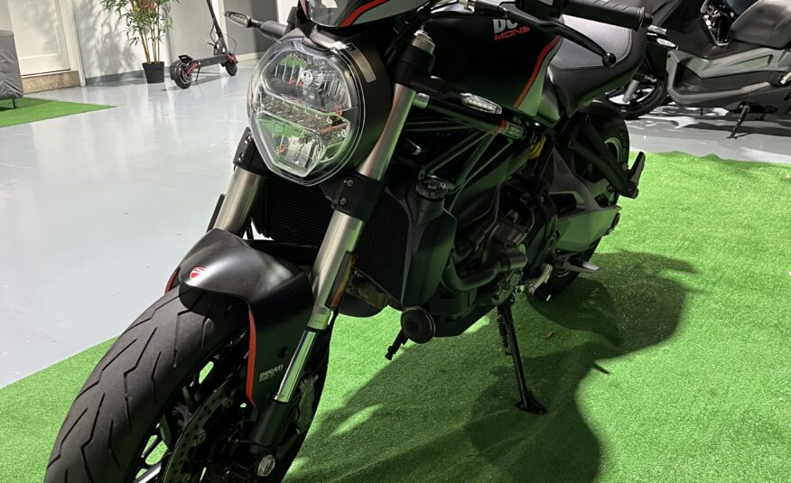 DUCATI MONSTER 821 CARNET A2