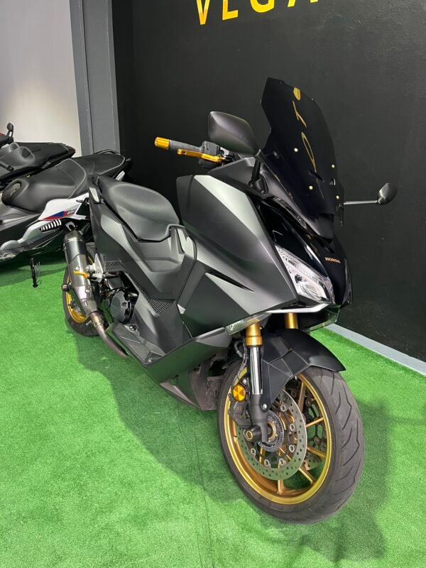 HONDA FORZA 750