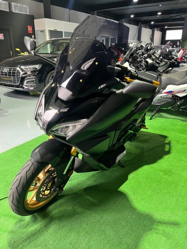 HONDA FORZA 750
