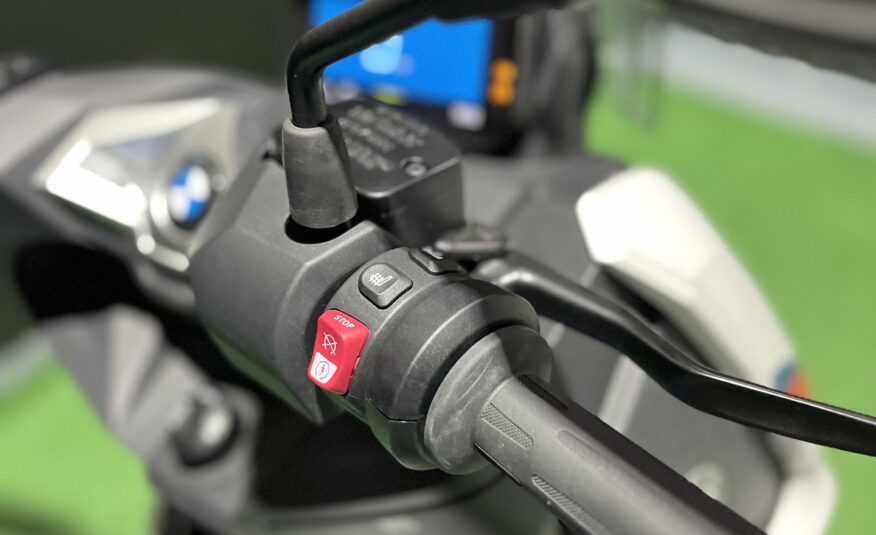 BMW C400X