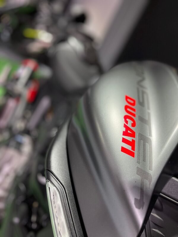 DUCATI MONSTER 937 PLUS