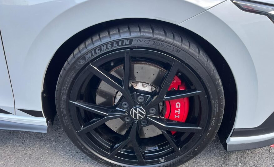 VOLKSWAGEN GTI CLUBSPORT DSG 300CV