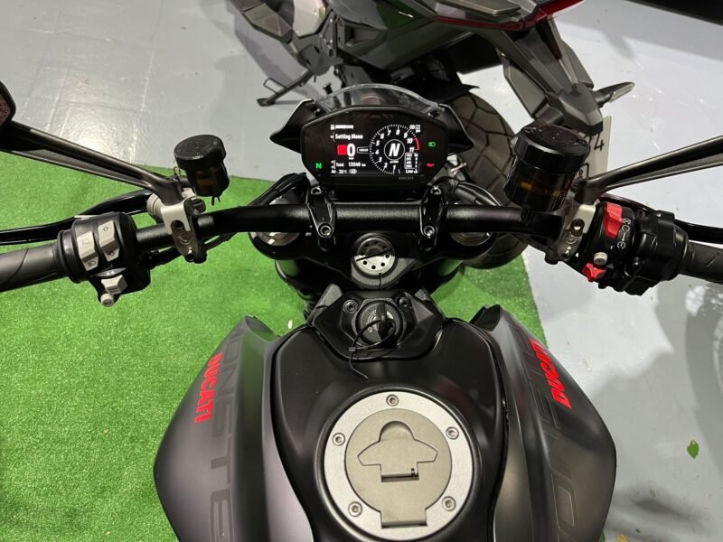 DUCATI MONSTER 937 PLUS