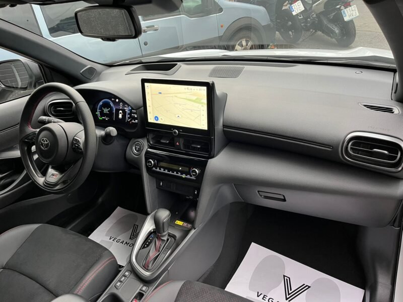 TOYOTA Yaris cross GR sport Plus