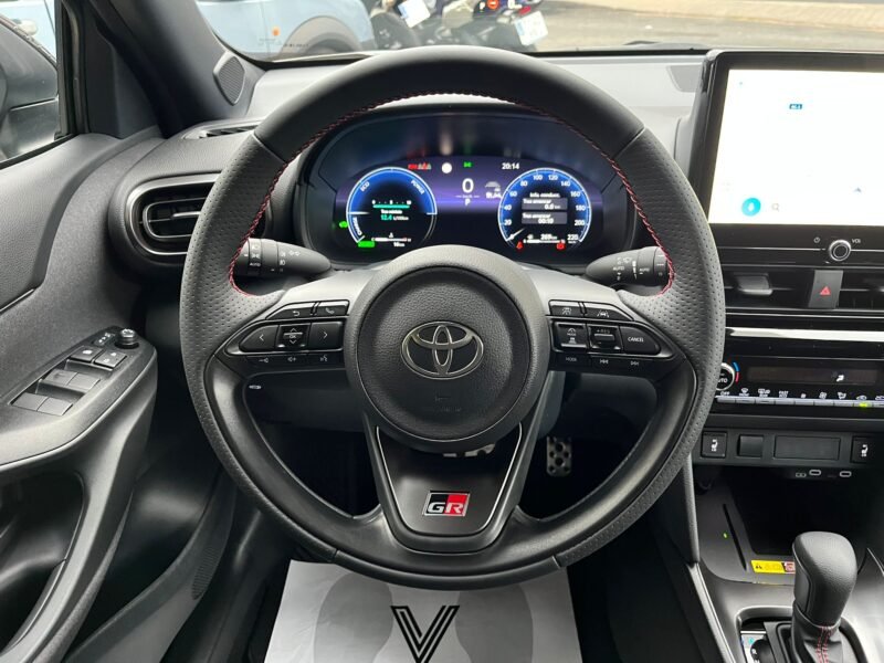 TOYOTA Yaris cross GR sport Plus