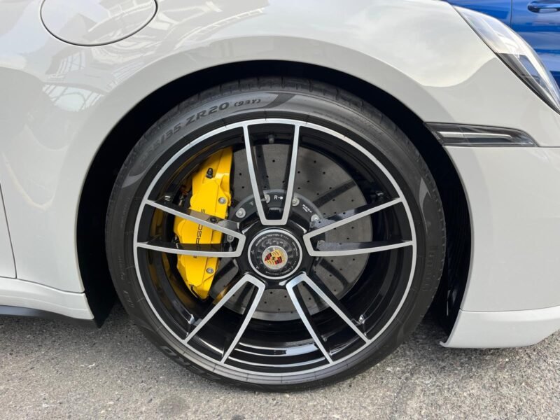 PORSCHE 911 TURBO S 992