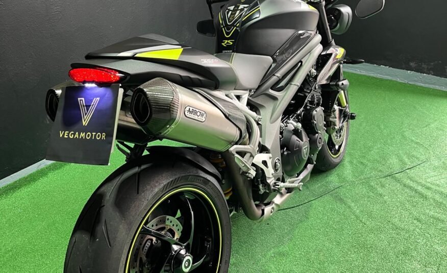 TRIUMPH SPEED TRIPLE 1050 RS
