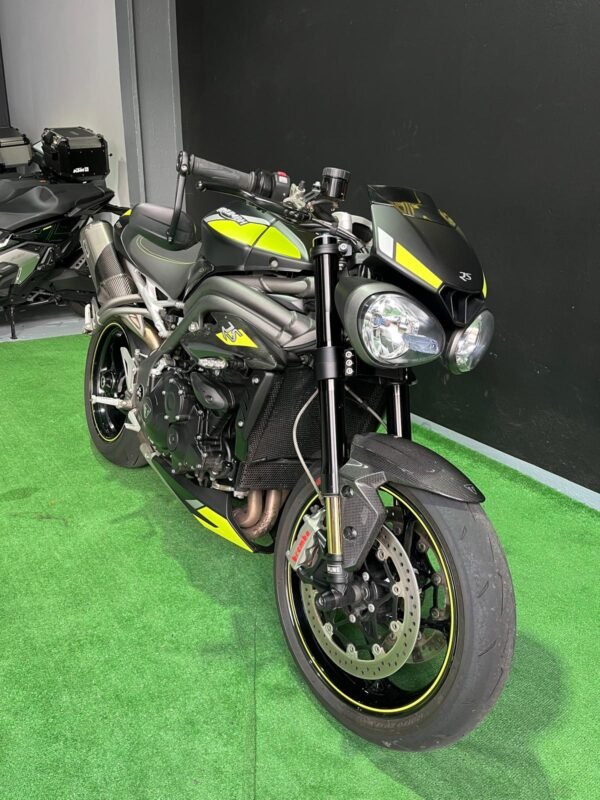 TRIUMPH SPEED TRIPLE 1050 RS