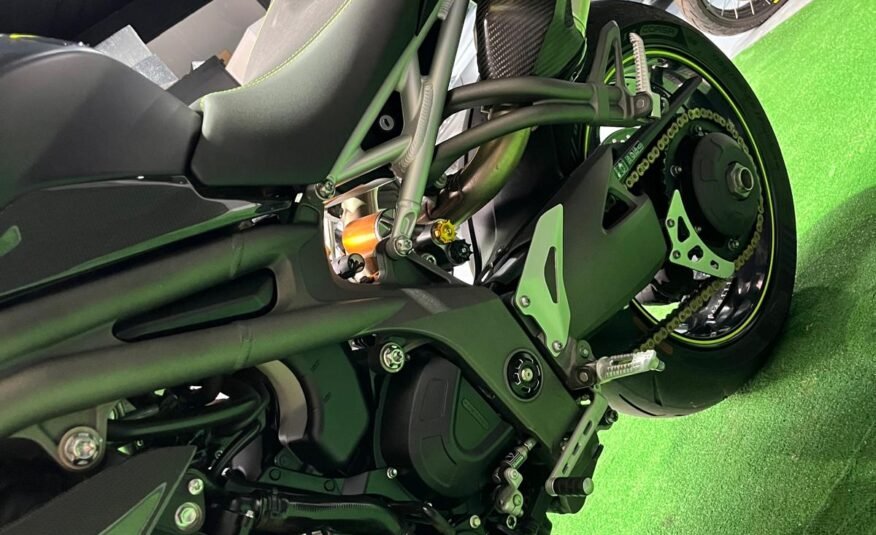 TRIUMPH SPEED TRIPLE 1050 RS