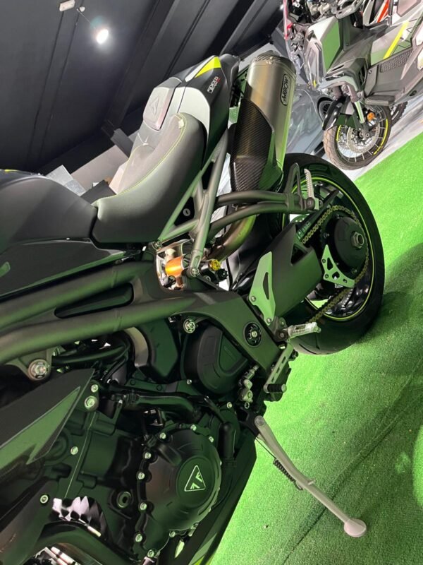 TRIUMPH SPEED TRIPLE 1050 RS