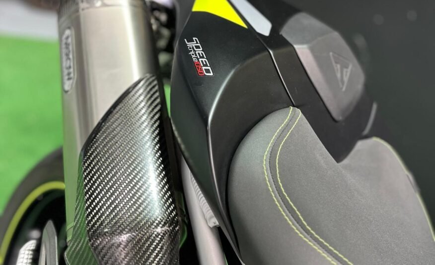 TRIUMPH SPEED TRIPLE 1050 RS