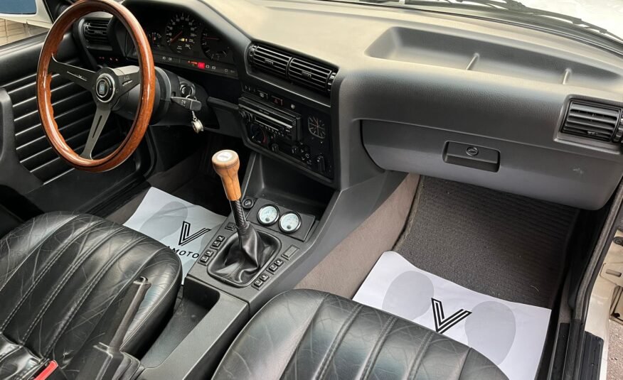 BMW 320I E30