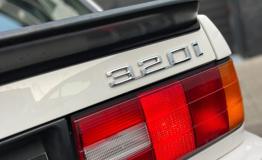 BMW 320I E30