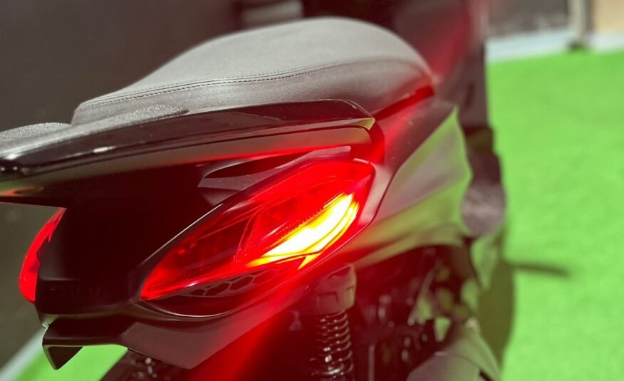 PIAGGIO BEVERLY 400 HPE