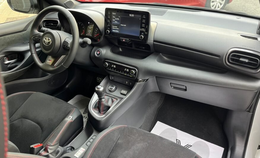 TOYOTA GR YARIS ( CIRCUIT PACK )
