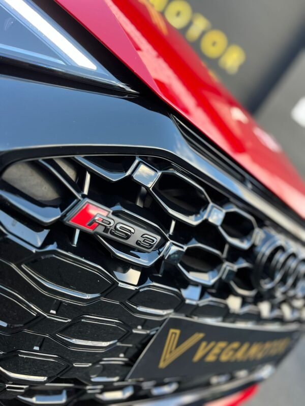 AUDI RS3 SEDAN