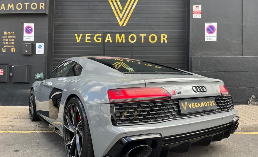 AUDI R8 COUPE