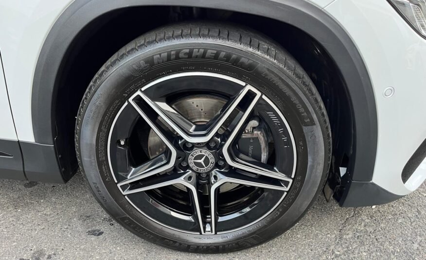 MERCEDES-BENZ GLA 200d AMG