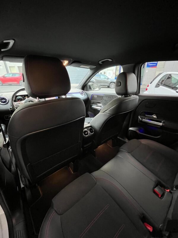 MERCEDES-BENZ GLA 200d AMG