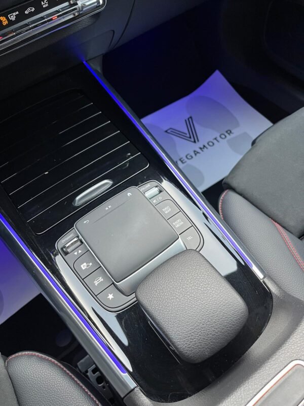 MERCEDES-BENZ GLA 200d AMG