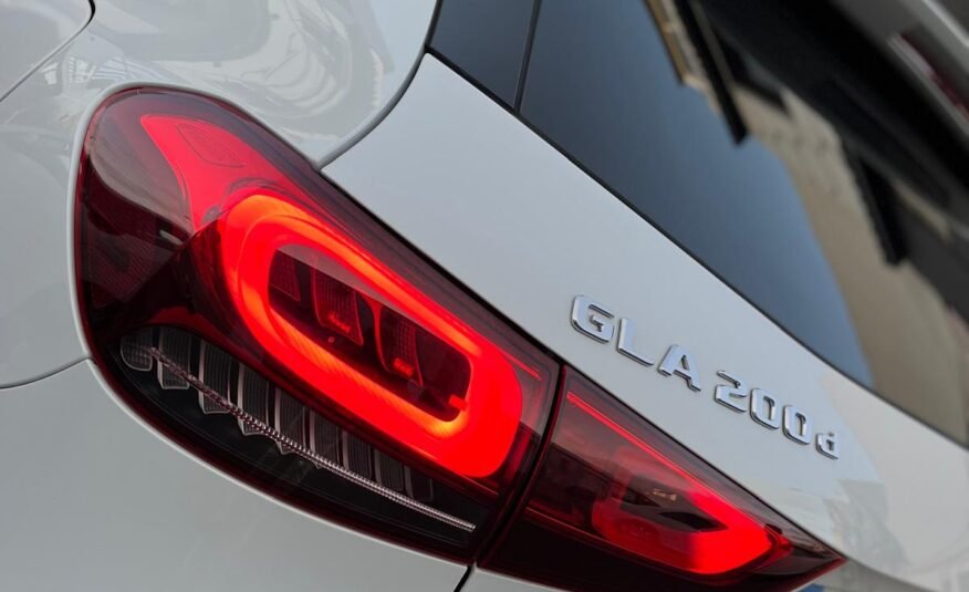 MERCEDES-BENZ GLA 200d AMG