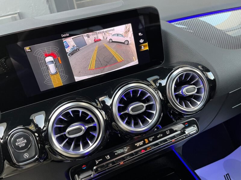 MERCEDES-BENZ GLA 200d AMG