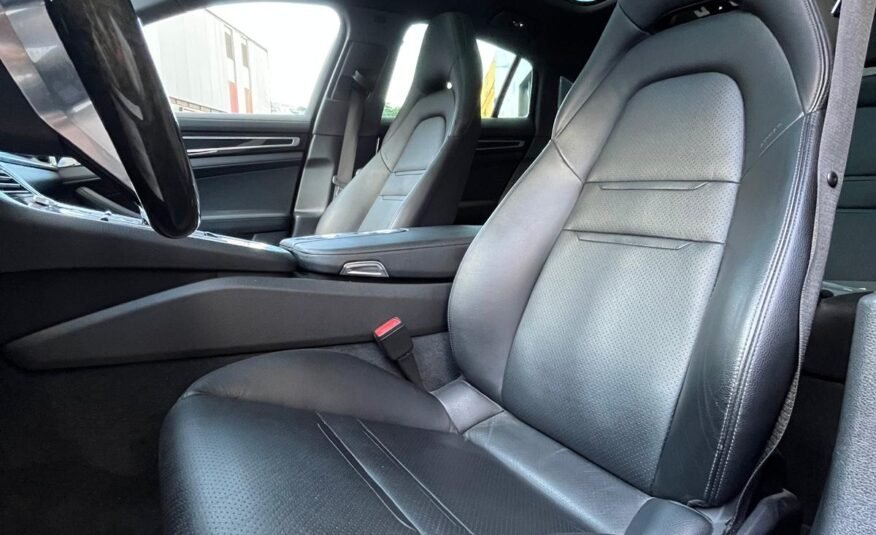 PORSCHE PANAMERA 4 HRYBRID