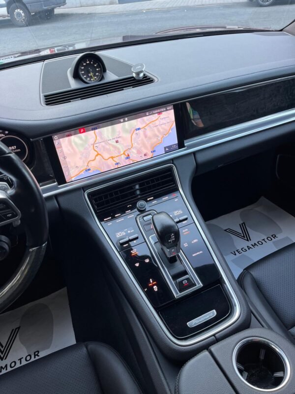 PORSCHE PANAMERA 4 HRYBRID